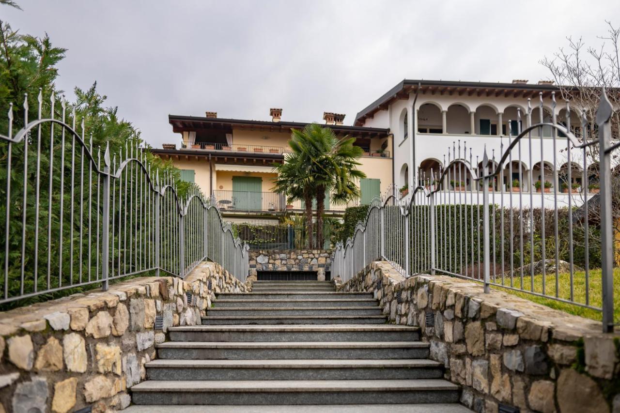 Romantic Lake View House Сульцано Экстерьер фото