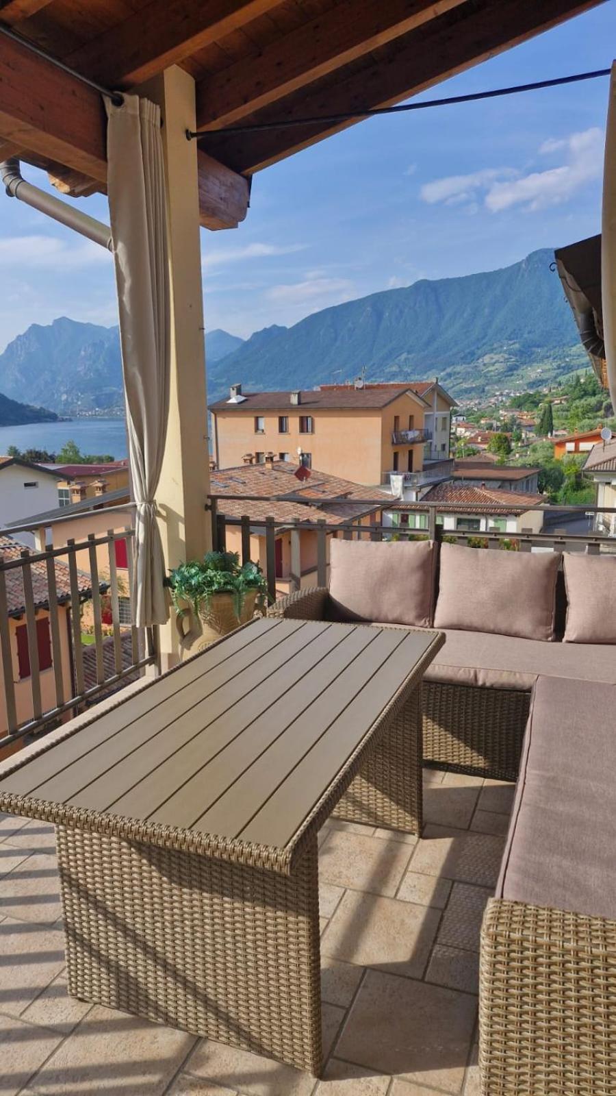 Romantic Lake View House Сульцано Экстерьер фото